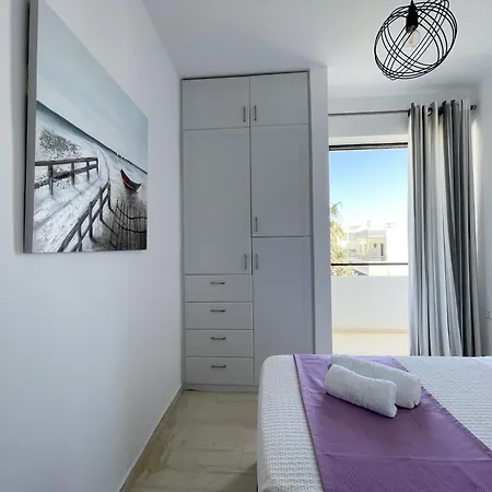 Sunset Seaside Apartment *